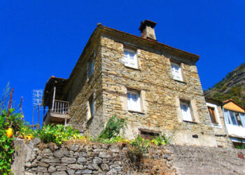 Βυθός Βοΐου: Ένα μαστοροχώρι βυθισμένο στα καστανοδάση