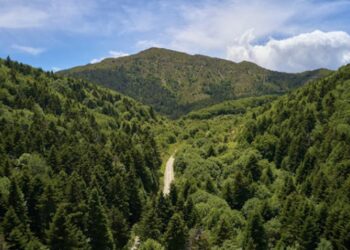 Μπούρινος: Ορεινοί όγκοι που εντυπωσιάζουν