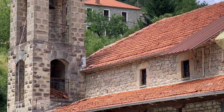 Ιερός Ναός Κοιμήσεως της Θεοτόκου στο Δίλοφο Βοΐου