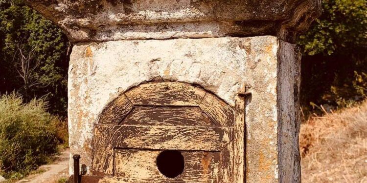 Το εικονοστάσι της Αγίας Σωτήρας