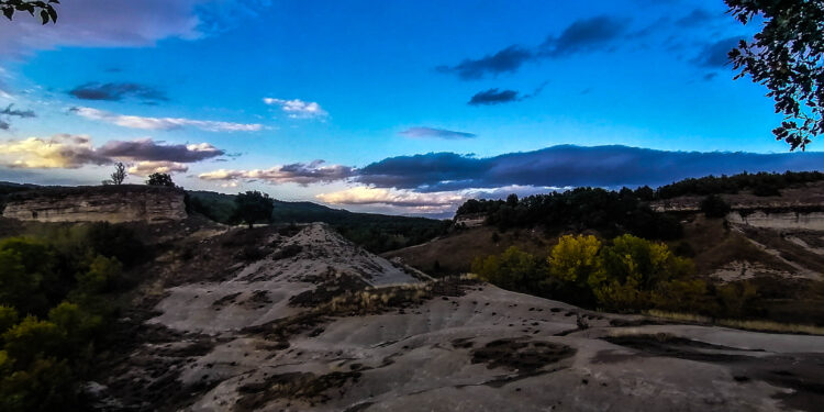 Το “Κτίριο” και το εκκλησάκι του Αγίου Παντελεήμονα